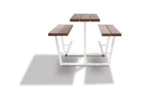 beer table - hoge picknicktafel - iroko balken witte onderstellen